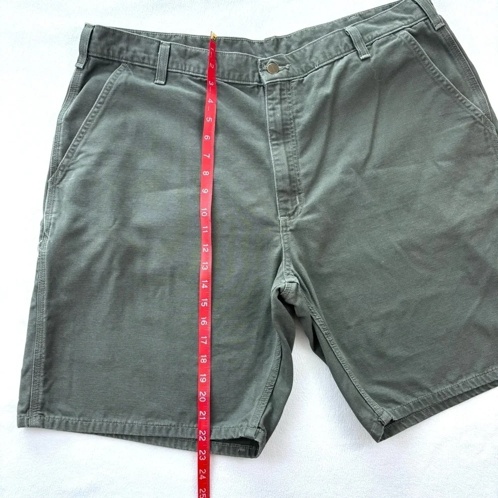 Vintage “90’s” Carhartt Men's Army Green Canvas Carpenter Knee Length Short (42)
